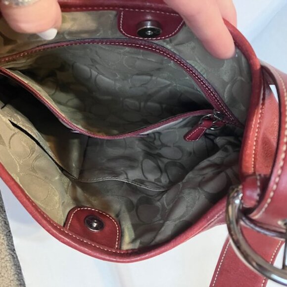 VTG Red Leather Coach Shoulder/Crossbody Bag - Picture 7 of 9